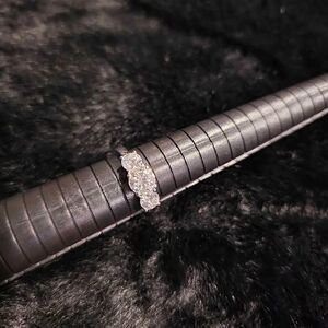 1.5CTW VVSD Moissanite wedding ring. Size 7 New!